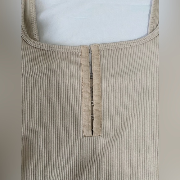 Abercrombie & Fitch nude slimming Bodysuit ribbed square neck body suit - Picture 4 of 5